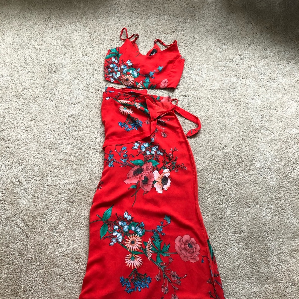 Lulus two piece skirt and top.